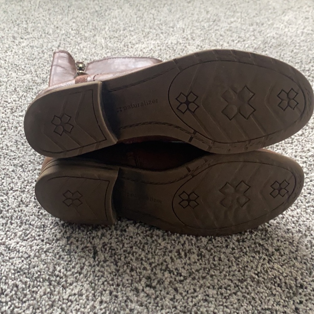 Naturalized boots - Picture 7 of 9